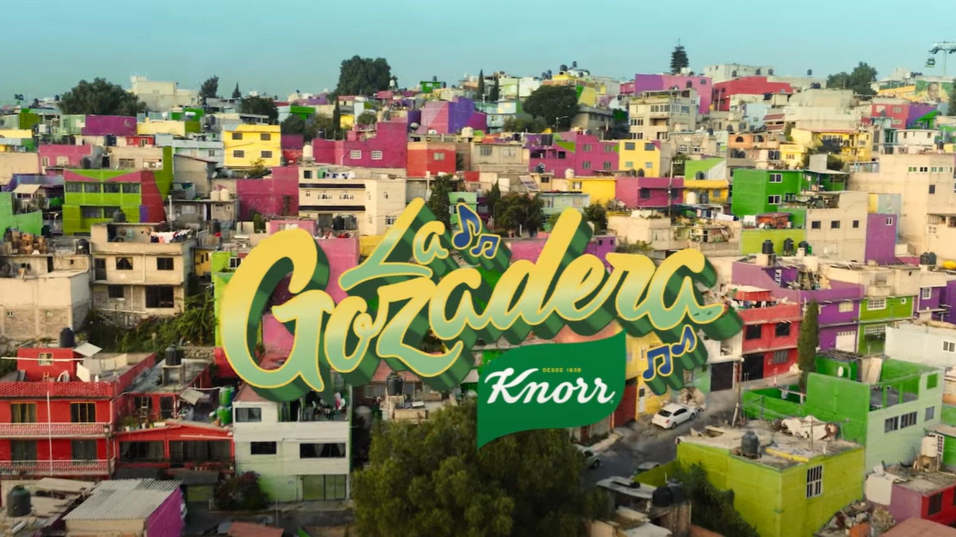 La Gozadera Knorr sign in front of housing as part of Knorr Mexico’s Christmas social media campaign.