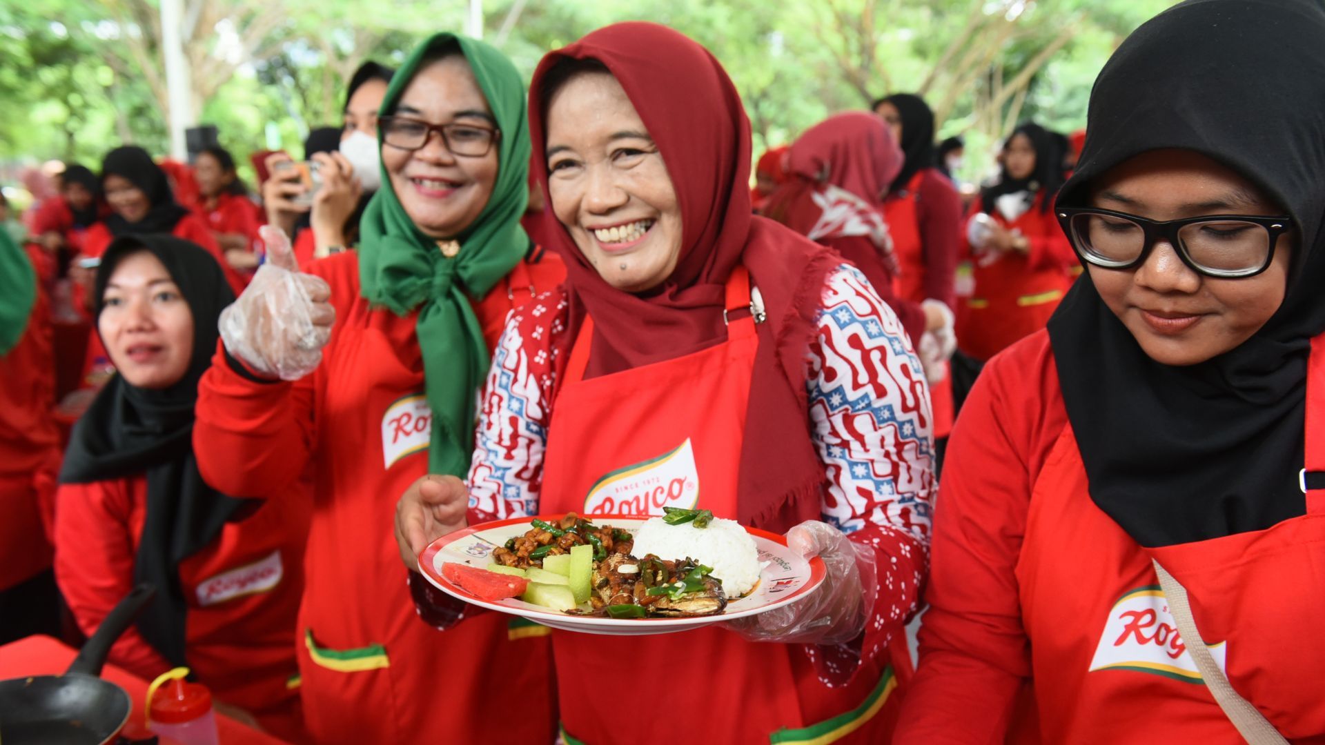 showing overview of portfolio brands and some product examples and/or people using these to create a meal