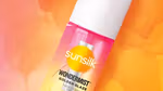 Sunsilk’s new Wonder Mist hair mist in Golden Glaze. A small pink and orange spray bottle on a pink and orange background.