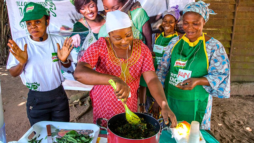 Women cooking with Knorr products